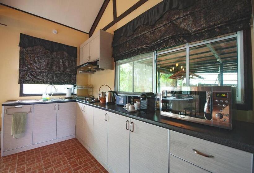 Семейный Номер, Sinurambi Bed & Breakfast   Mills Residence