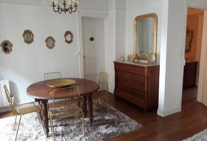 Апартаменты 1 Спальня с Балконом, Hôtel Saint Louis Chambres Et Appartement