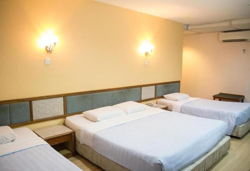 غرفة عائلية, Istana Monaco