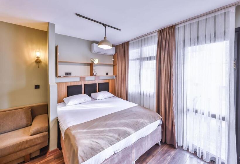 带1个卧室的带阳台的公寓, Ongalata