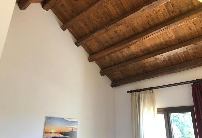 اتاق استاندارد سه تخته با بالکن, B&b Siciliantica
