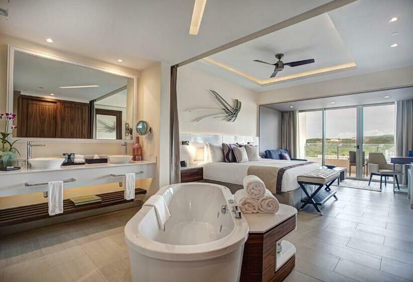سوییت جونیور لوکس با چشم‌انداز دریا, Hideaway At Royalton Negril, An Autograph Collection Allinclusive Resort  Adults Only