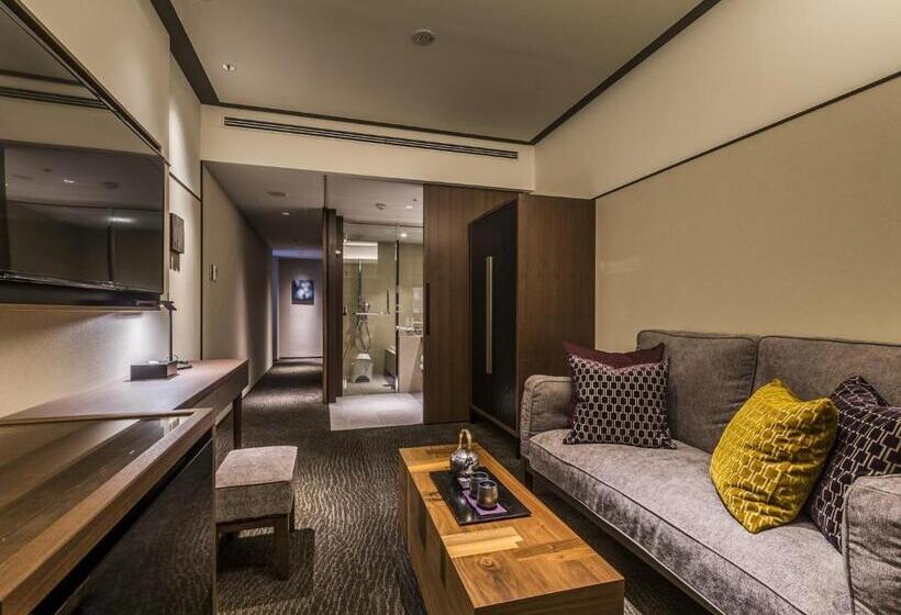 Номер Superior, Solaria Nishitetsu Hotel Kyoto Premier