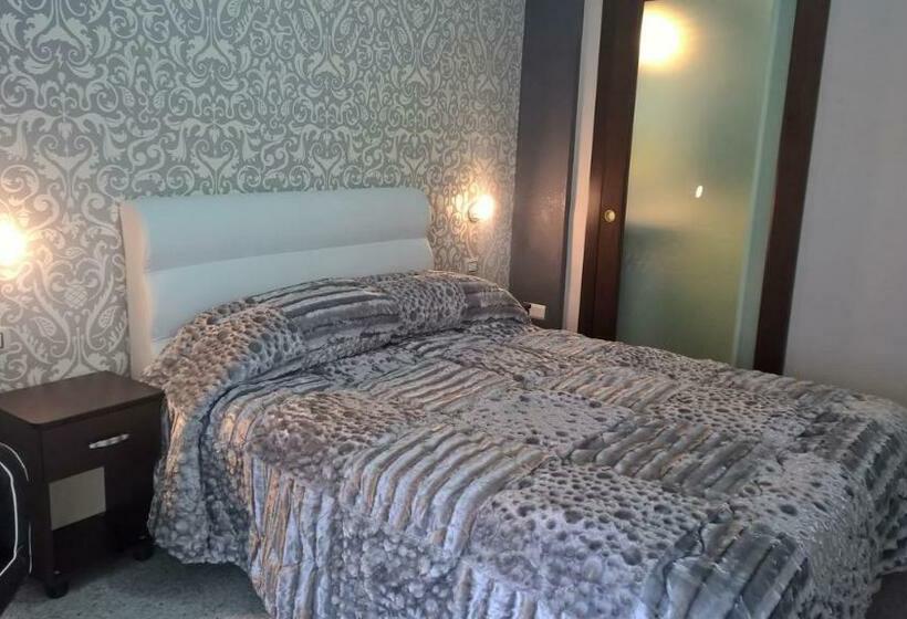 اتاق لوکس با بالکن, Pompei Boutique Inn