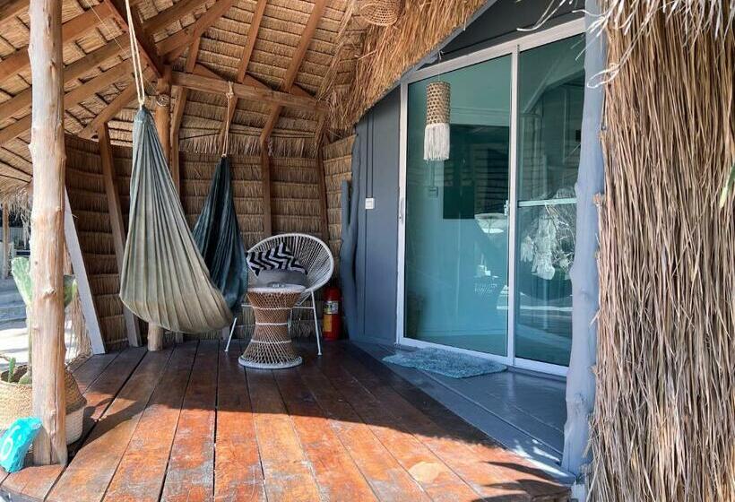 بانگلوی استاندارد با چشم‌انداز دریا, Sea Love Beach Bar & Bungalows