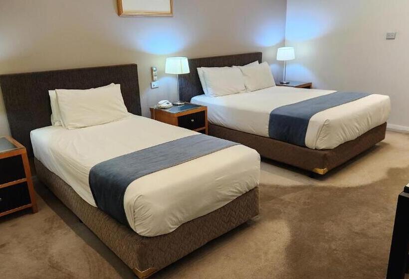 스탠다드 룸, The Grand Motel