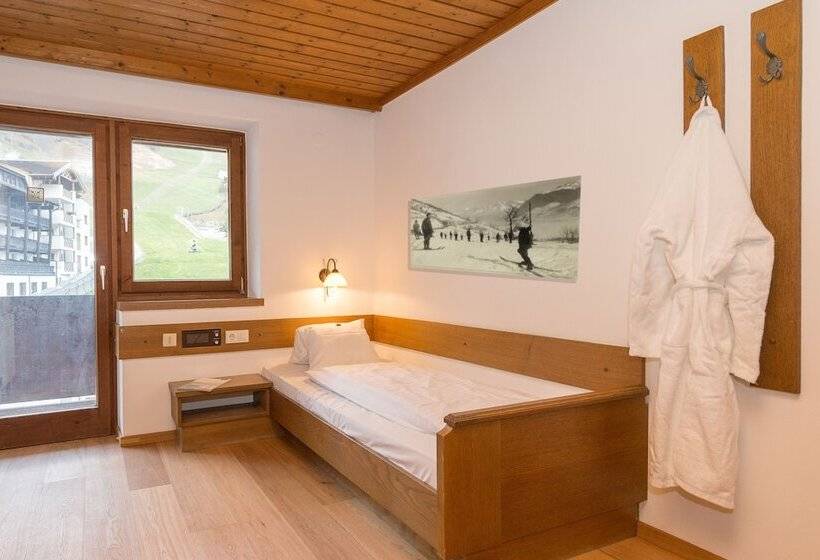 اتاق استاندارد یک تخته با بالکن, Pinzgauerhof Ski & Bike   Inclusive Evening Dinner