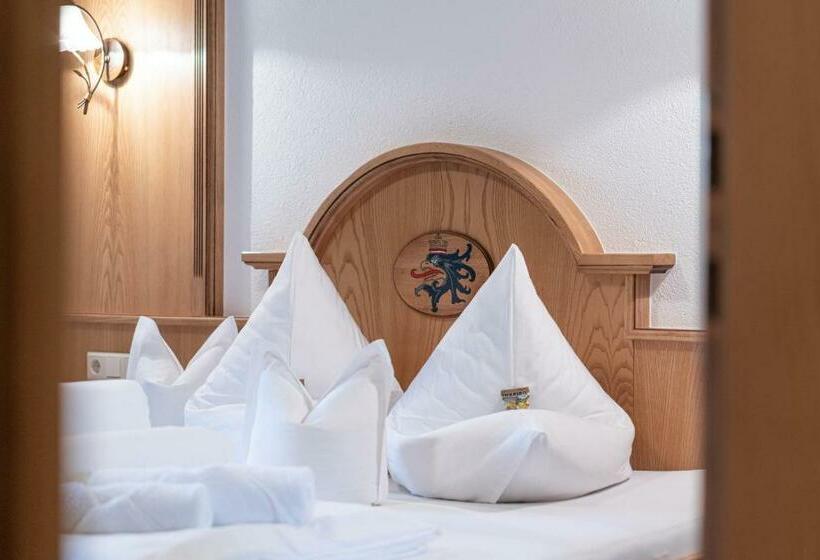 اتاق استاندارد یک نفره, Burghotel Alpenglühn