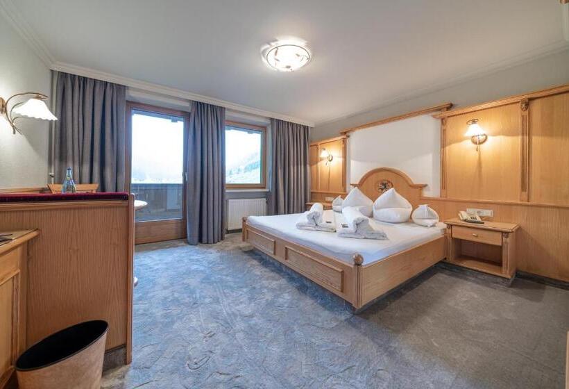 اتاق استاندارد با بالکن, Burghotel Alpenglühn