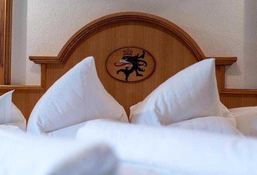 غرفة قياسية مزوَّدة بشُرفة, Burghotel Alpenglühn