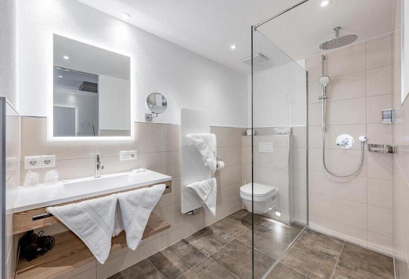 غرفة سوبيريور مزودة بشرفة, Burghotel Alpenglühn