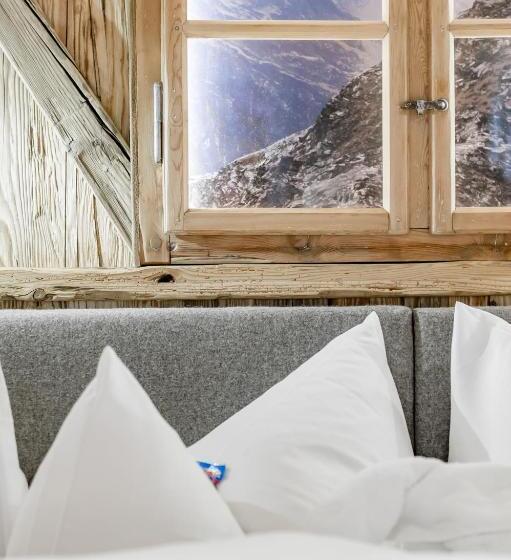 اتاق سوپریور, Burghotel Alpenglühn
