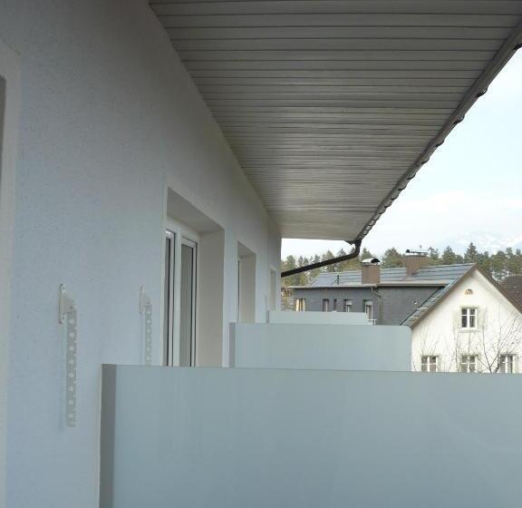 غرفة قياسية فردية مزودة بشُرفة, Garni Noval