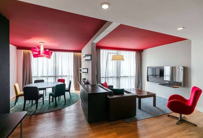 سوییت با چشم‌انداز دریا, Park Inn By Radisson Libreville