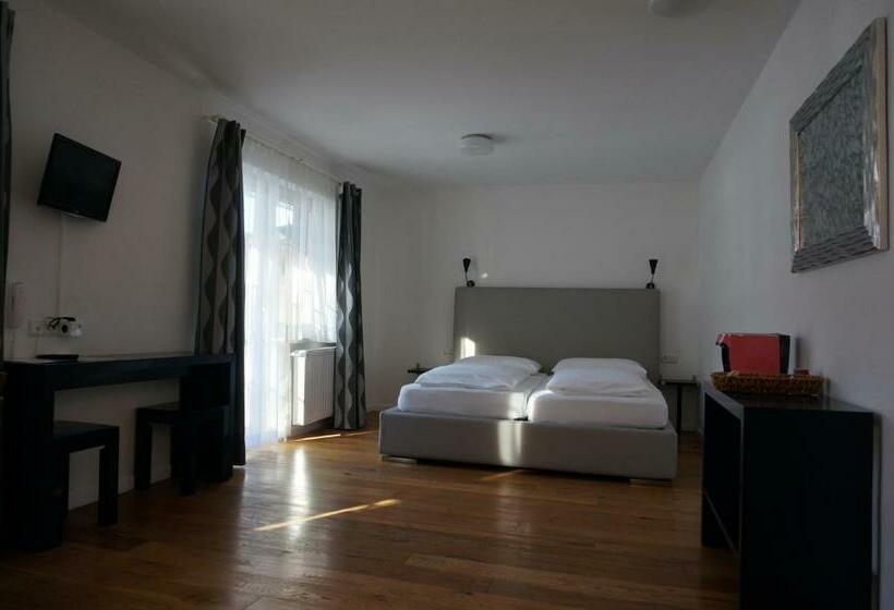 Полулюкс с Балконом, Villa 7
