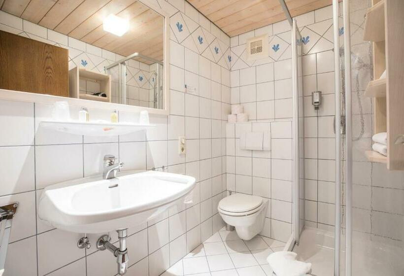 Полулюкс с Балконом, Villa 7