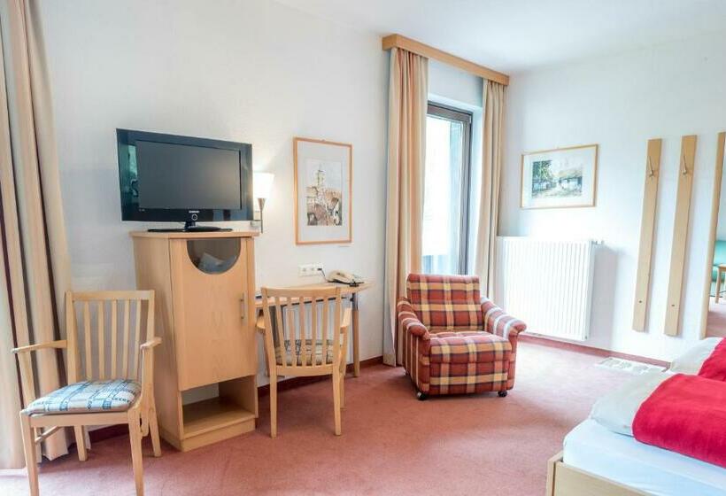 غرفة قياسية رباعية, Kärntnerhof