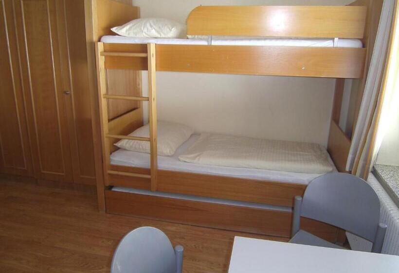 חדר משפחתי, Jugend  Und Familiengästehaus Heiligenblut