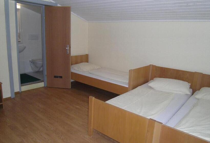 חדר משפחתי, Jugend  Und Familiengästehaus Heiligenblut