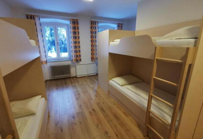 חדר סטנדרט לשלושה עם חדר אמבטיה משוף, Jugend  Und Familiengästehaus Heiligenblut