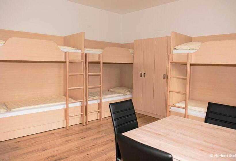 חדר סטנדרט לשלושה עם חדר אמבטיה משוף, Jugend  Und Familiengästehaus Heiligenblut