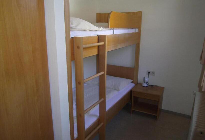 חדר סטנדרט לשלושה, Jugend  Und Familiengästehaus Heiligenblut