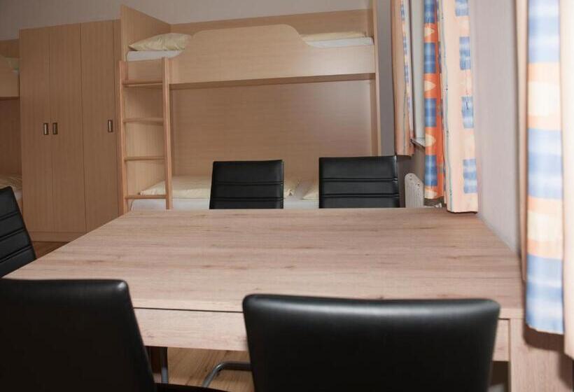 Номер Стандарт Четырехместный Совместный Санузел, Jugend  Und Familiengästehaus Heiligenblut