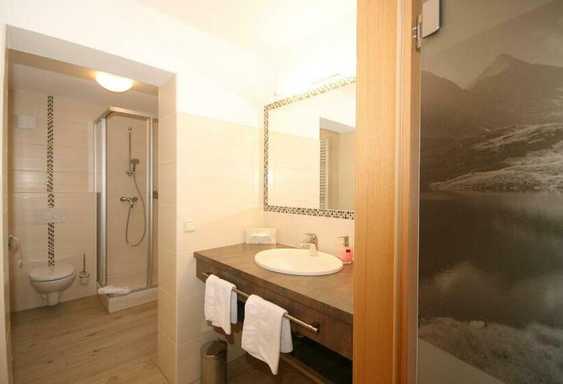 اتاق استاندارد, Alpenhotel Neuwirt