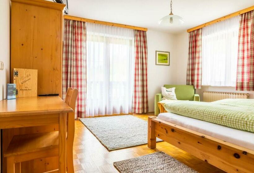 Номер Стандарт Трехместный, Hinterkellaubauer