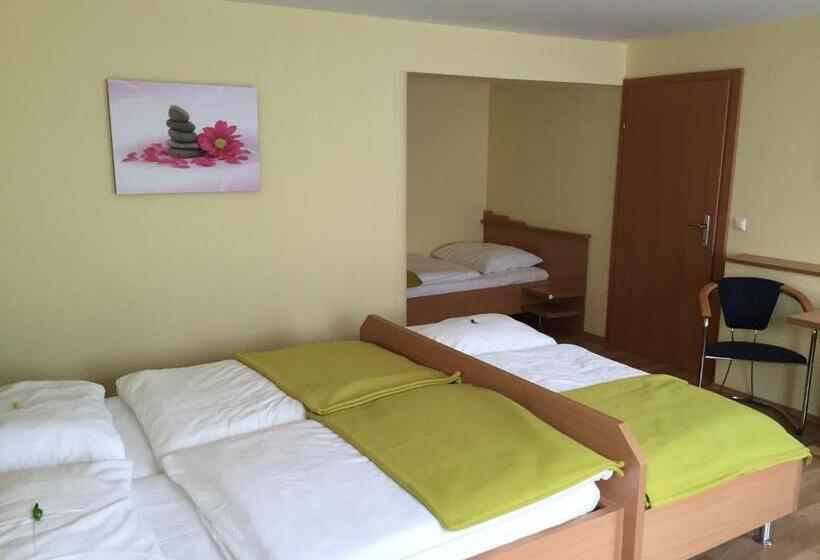 Семейный Номер, Highway   Bed & Breakfast