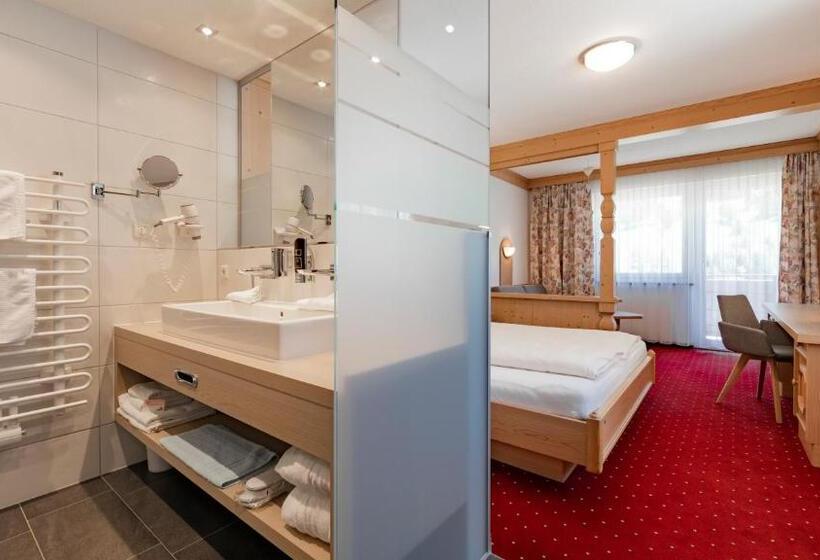 バルコニー付きデラックスルーム, Alp Larain B&b