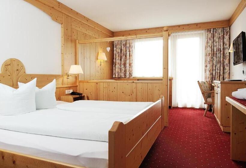 バルコニー付きデラックスルーム, Alp Larain B&b