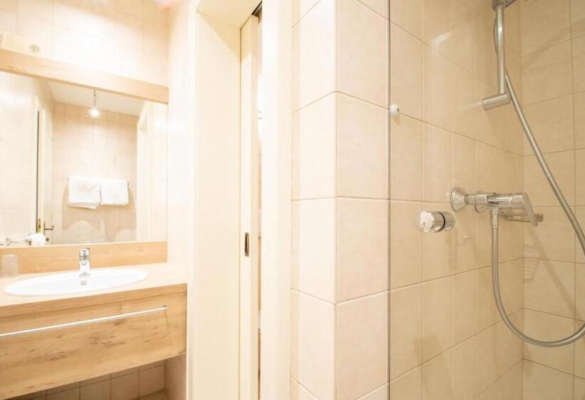 Номер Стандарт Трехместный, Daskaiser   Dein Gartenhotel In Tirol