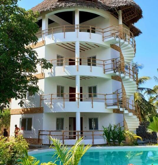 استودیوی لوکس, Simba House