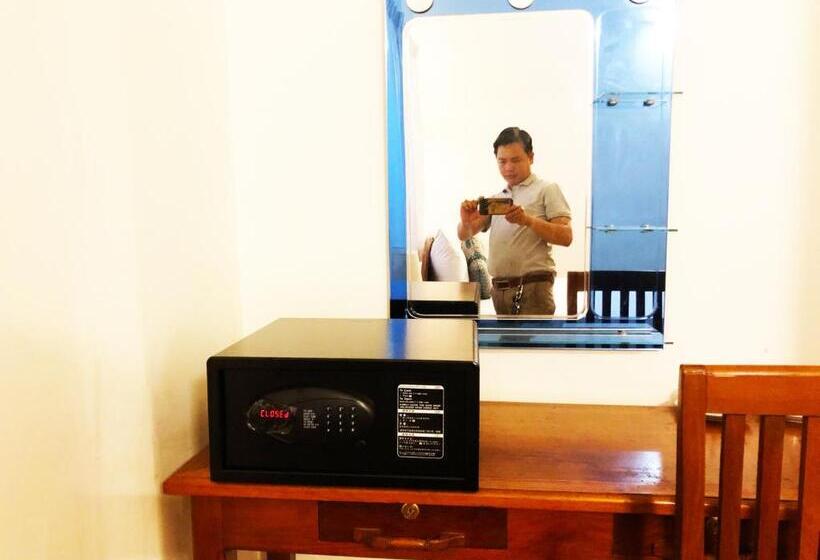 اتاق سوپریور با تخت بزرگ, Blossoming Romduol Boutique