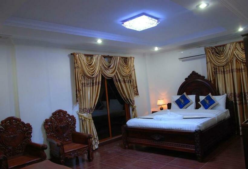 اتاق استاندارد با بالکن, Emerald Bb Battambang