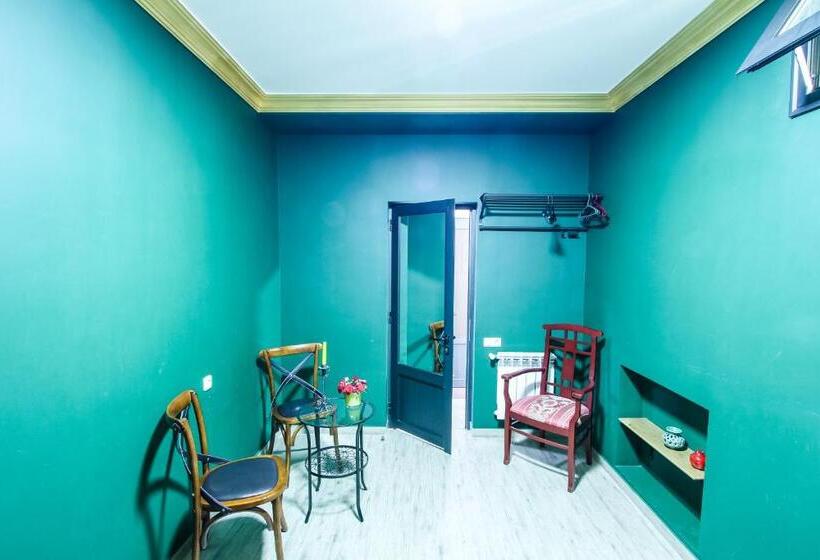 수피리어 트리플 룸, Mga Hostel & Tours