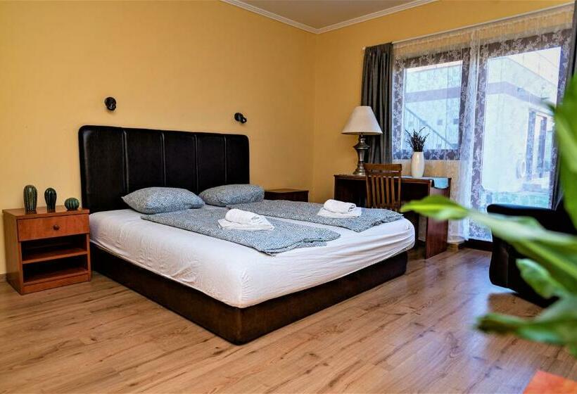 Номер Стандарт с Балконом, Boni Családi Wellness