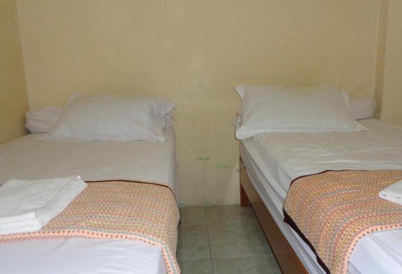 اتاق اکونومی, Musafir Inn
