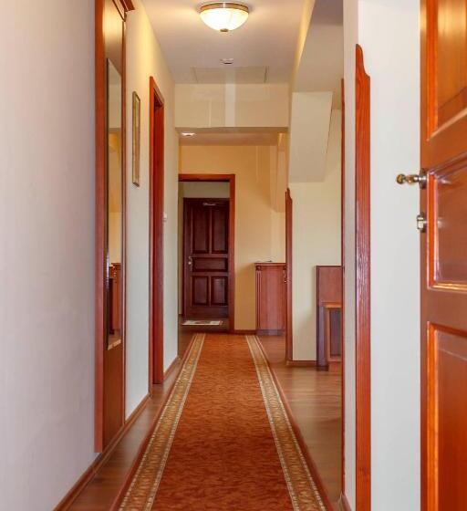 Люкс Семейный 2 Спальни, Pannon Hotel Bejelentkezés 20 óráig, Check In Until 20 O Clock, Einchecken Bis 20 Uhr