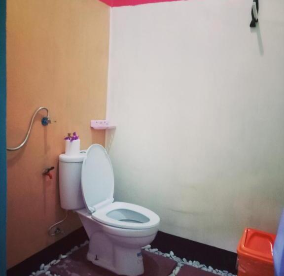 اتاق لوکس سه تخته, Breeze Hostel
