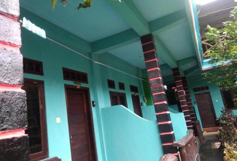 اتاق لوکس سه تخته, Breeze Hostel