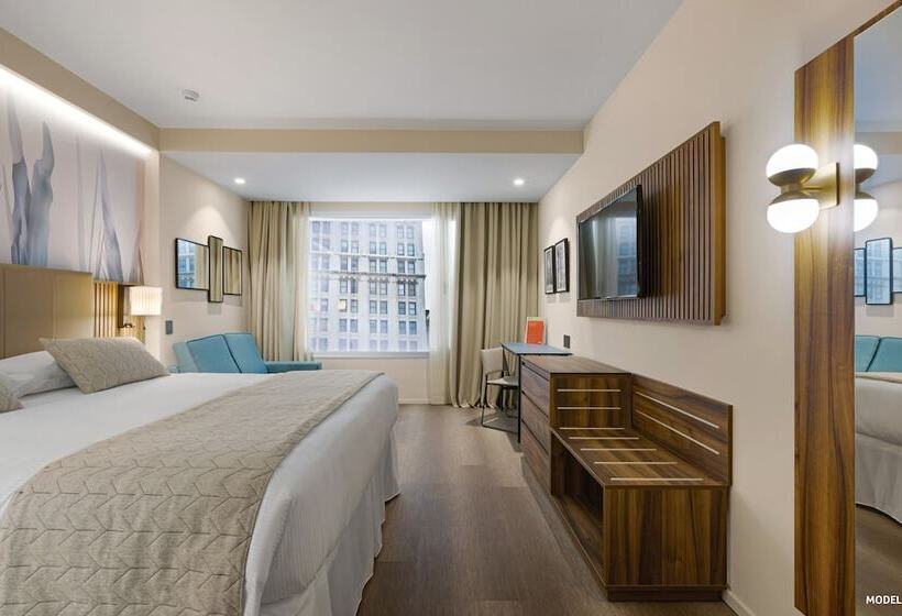 اتاق لوکس خانوادگی, Riu Plaza Chicago
