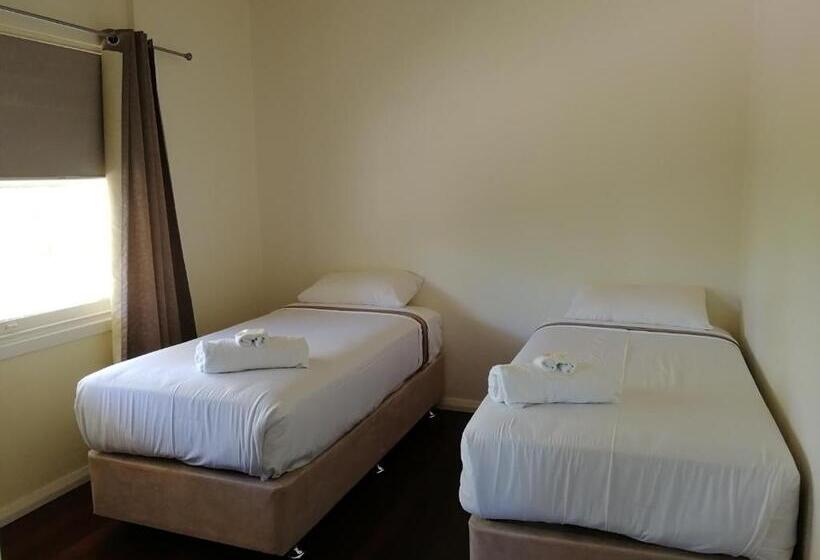 패밀리 룸, Ringtails Motel