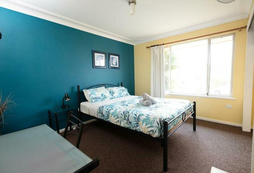 스탠다드 룸 공동 욕실, Ozzie Pozzie Backpackers   Port Macquarie Yha