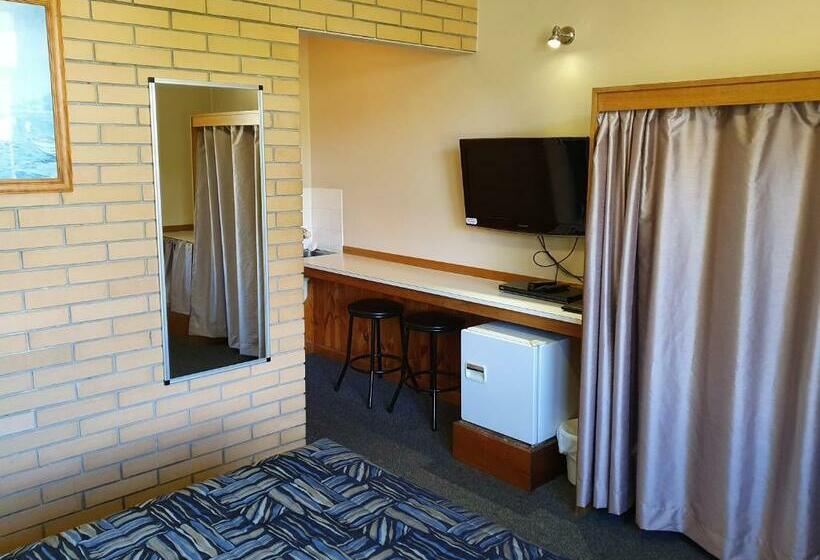 اتاق استاندارد, Tower Motor Inn