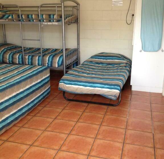 Семейный Номер, Sunburst Motel