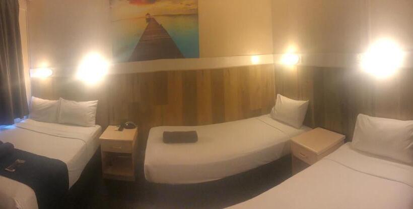 Семейный Номер, Wattle Tree Motel