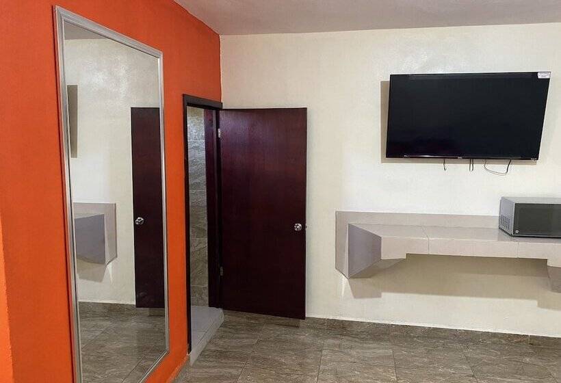 Номер Deluxe, Roger Inn Mazatlán