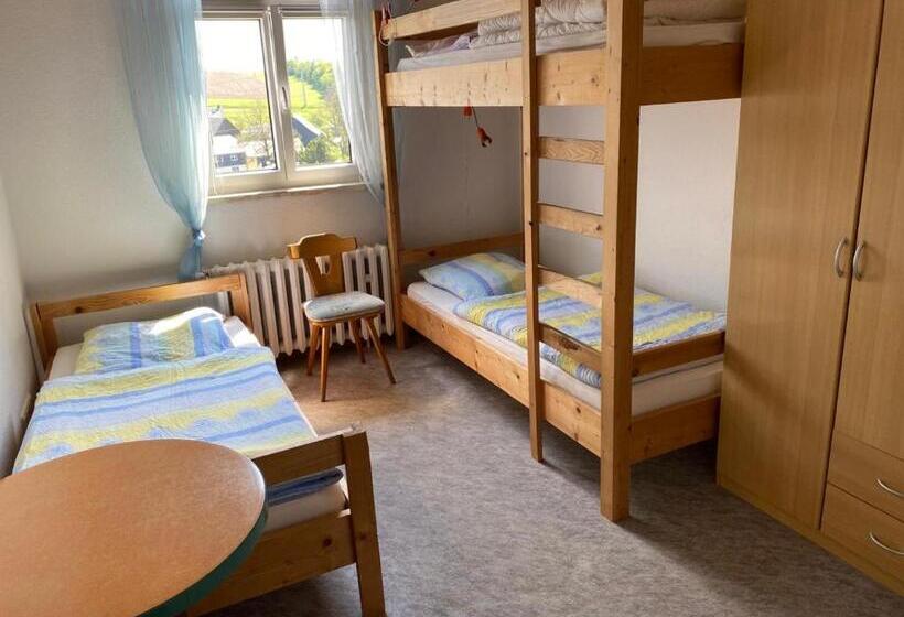 חדר בסיסי, Monteurzimmer Alte Schule Heberndorf 1